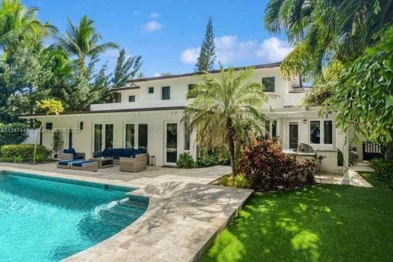 She Makes 0K Per Insta Post — Inside .7M Miami Dreamhouse