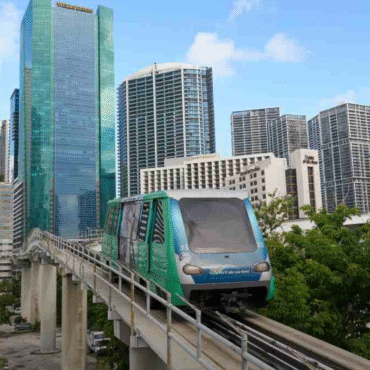 Miami Beach Residents Are BEGGING for the Metromover — But the City Is Holding It Back