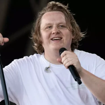 Lewis Capaldi Roasts Justin Bieber for Ghosting Him