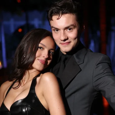 Is Olivia Rodrigo Engaged?! Singer Spotted Rocking Huge Diamond Ring With BF Louis Partridge