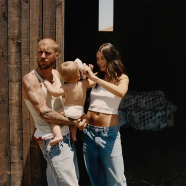 Justin Bieber Shocks Fans With Surprise Album Swag II — Drops at Midnight