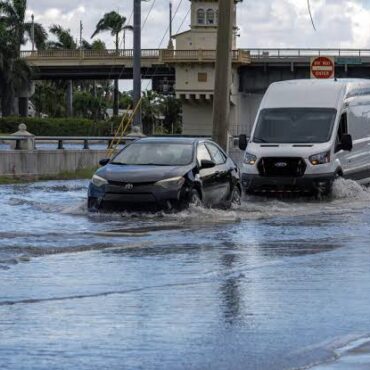 Miami King Tides 2026: Dates, Flood-Prone Areas & Where to Park for Free